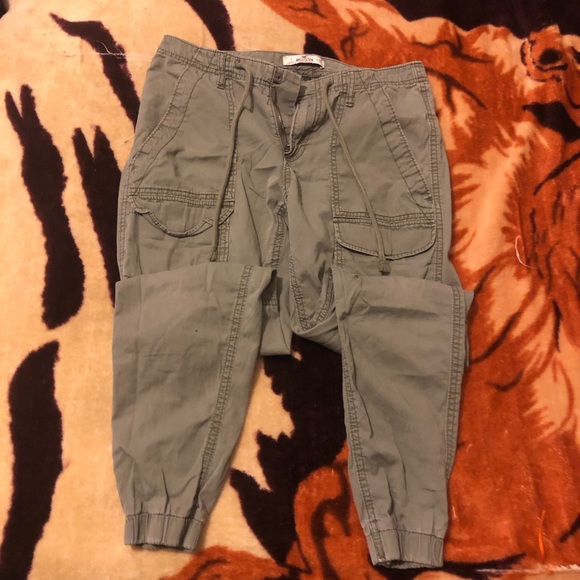 hollister cargo joggers